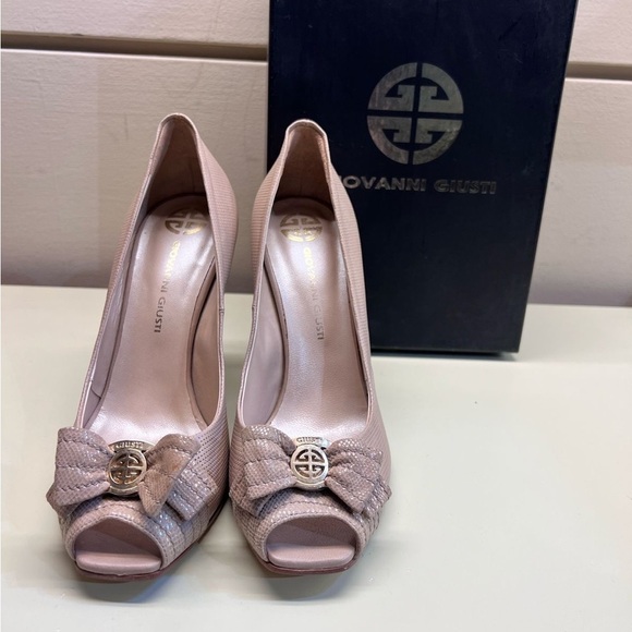 GIOVANNI GIUSTI MADE IN ITAKY Vero Cuoio Tan Peep Toe Heels with Bow Detail - Picture 1 of 11